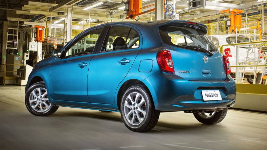 Compacto será vendido com duas opções de motorização (1.0 e 1.6, ambas 16V) e três versões de acabamento | <a href="https://gutenberg.quatrorodas.abril.com.br/carros/lancamentos/nissan-new-march-782972.shtml" rel="migration">Leia mais</a>