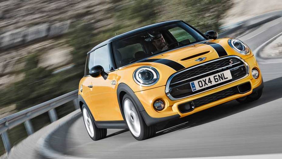 Como mudar um clássico sem desvirtuar sua identidade? O novo MINI Cooper traz a resposta | <a href="https://gutenberg.quatrorodas.abril.com.br/carros/lancamentos/mini-cooper-2014-760542.shtml" rel="migration">Leia mais</a>