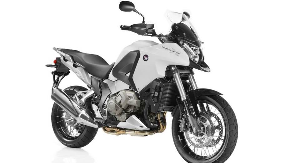 A Honda confirmou nesta terça-feira (18) a chegada da VFR 1200X Crosstourer ao mercado brasileiro | <a href="%20https://gutenberg.quatrorodas.abril.com.br/moto/noticias/honda-vfr-1200x-crosstourer-729192.shtml" rel="migration">Leia mais</a>