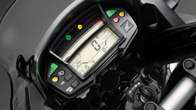 Vale lembrar que as rodas são de 19 polegadas (dianteira) e 17 polegadas (traseira). | <a href="%20https://gutenberg.quatrorodas.abril.com.br/moto/noticias/honda-vfr-1200x-crosstourer-729192.shtml" rel="migration">Leia mais</a> Vale lembrar que as rodas são de 19 polegadas (dianteira) e 17 polegadas (traseira). | <a href="%20https://gutenberg.quatrorodas.abril.com.br/moto/noticias/honda-vfr-1200x-crosstourer-729192.shtml" rel="migration">Leia mais</a>