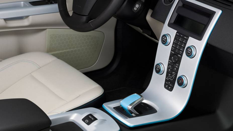 Volvo C30 Electric | <a href="https://gutenberg.quatrorodas.abril.com.br/carros/impressoes//volvo-c30-electric-viavel-dia-a-dia-729285.shtml" rel="migration">Leia mais</a>