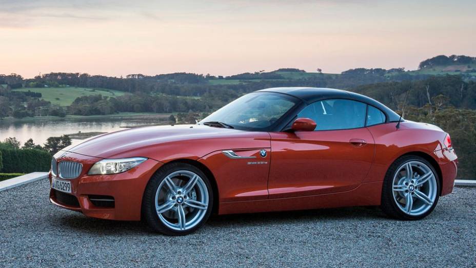 BMW Z4 Roadster 2014 | <a href="https://gutenberg.quatrorodas.abril.com.br/saloes/detroit/2013/bmw-z4-730389.shtml" rel="migration">Leia mais</a>