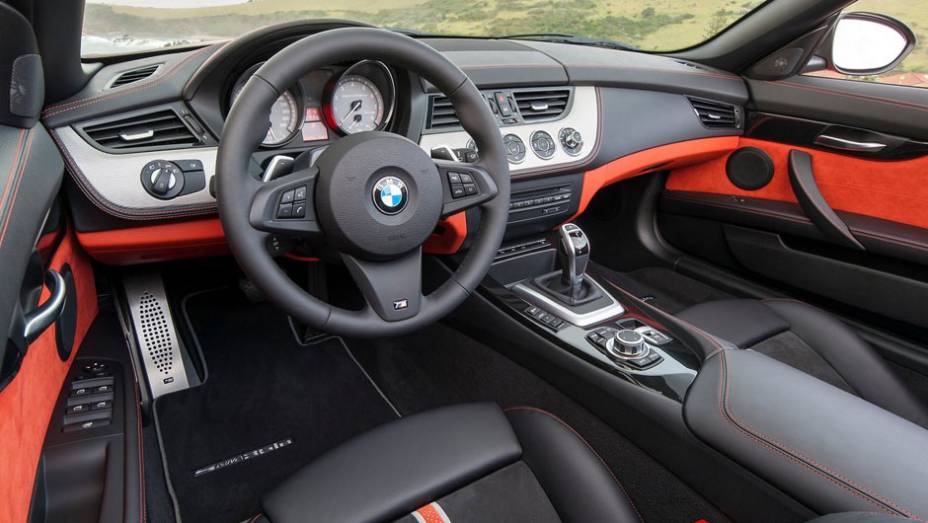 BMW Z4 Roadster 2014 | <a href="https://gutenberg.quatrorodas.abril.com.br/saloes/detroit/2013/bmw-z4-730389.shtml" rel="migration">Leia mais</a>