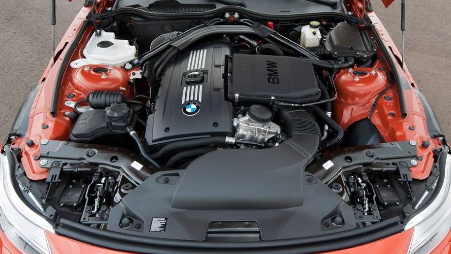 BMW Z4 Roadster 2014 | <a href="https://gutenberg.quatrorodas.abril.com.br/saloes/detroit/2013/bmw-z4-730389.shtml" rel="migration">Leia mais</a>