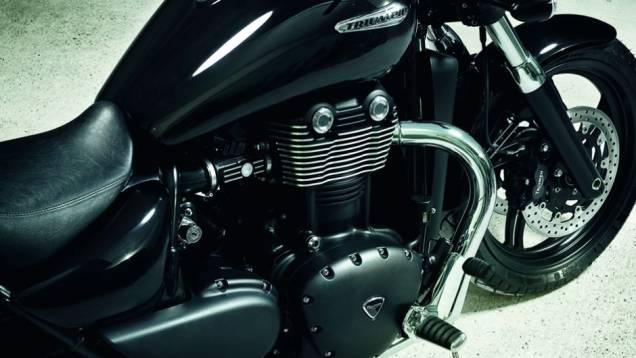 Um dos destaques da Storm é o motor T-16, de 1.699 cc, que entrega 97 cavalos de potência e 16 kgfm de torque a 2.950 rpm | <a href="%20https://gutenberg.quatrorodas.abril.com.br/moto/noticias/estilo-triumph-thunderbird-storm-731430.shtml" rel="migration">Leia mais</a> Um dos destaques da Storm é o motor T-16, de 1.699 cc, que entrega 97 cavalos de potência e 16 kgfm de torque a 2.950 rpm | <a href="%20https://gutenberg.quatrorodas.abril.com.br/moto/noticias/estilo-triumph-thunderbird-storm-731430.shtml" rel="migration">Leia mais</a>