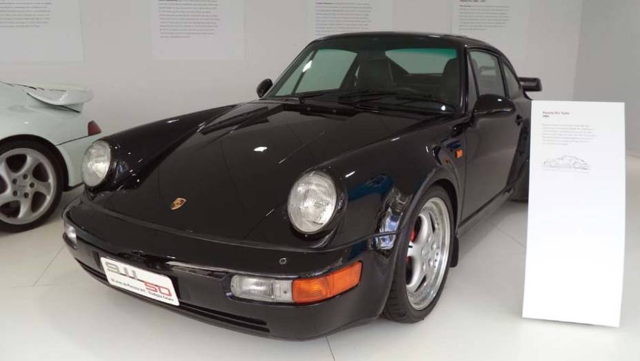 Este 911 Turbo de 1994 é o mais raro do espaço da Porsche | <a href="https://gutenberg.quatrorodas.abril.com.br/noticias/fabricantes/auto-premium-show-abre-portas-sp-760626.shtml" rel="migration">Leia mais</a>