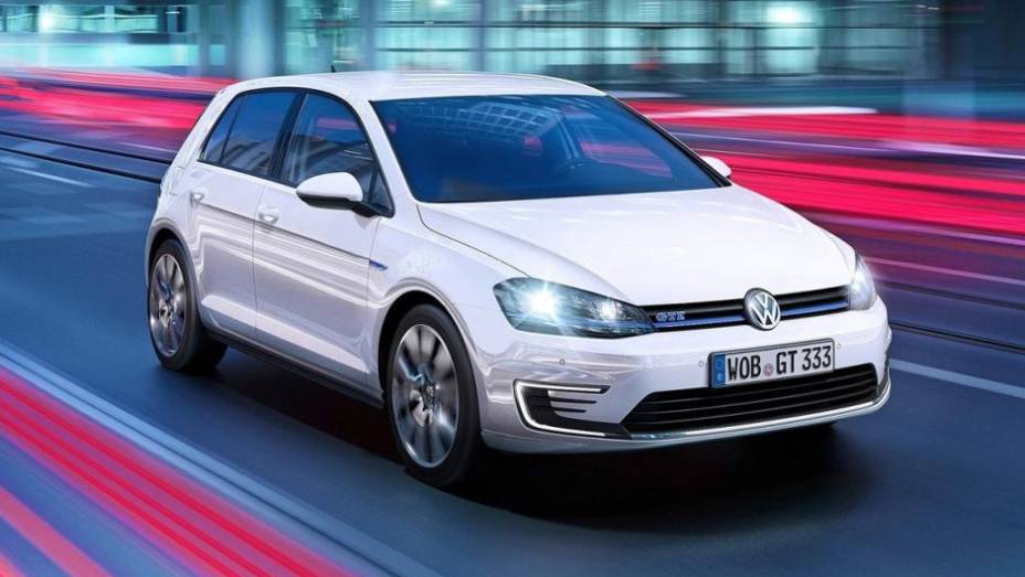 A versão híbrida plug-in do Golf será uma das atrações da VW no Salão de Genebra | <a href="https://gutenberg.quatrorodas.abril.com.br/noticias/saloes/genebra-2014/vw-golf-ganha-versao-hibrida-plug-in-774055.shtml" rel="migration">Leia mais</a>