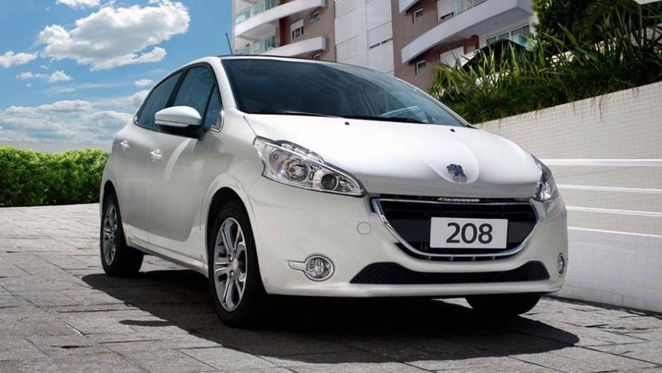 Praticamente idêntico ao europeu, o 208, enfim, estreia por aqui | <a href="https://gutenberg.quatrorodas.abril.com.br/carros/lancamentos/peugeot-208-736576.shtml" rel="migration">Leia mais</a>