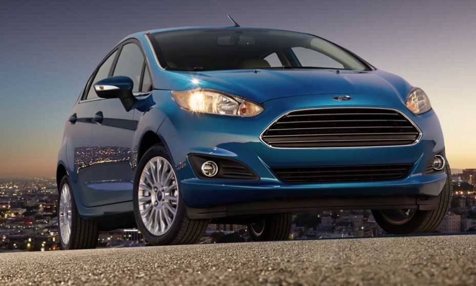 O estilo lembra o novo Fusion, principalmente pelo desenho da grade frontal | <a href="https://gutenberg.quatrorodas.abril.com.br/carros/lancamentos/ford-new-fiesta-2014-739245.shtml" rel="migration">Leia mais</a>