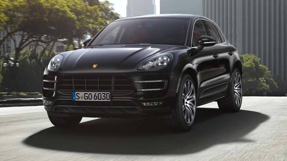 A dianteira não esconde o parentesco com os novos Boxster e Panamera | <a href="https://gutenberg.quatrorodas.abril.com.br/noticias/saloes/los-angeles-2013/porsche-mostra-macan-760709.shtml" rel="migration">Leia mais</a>