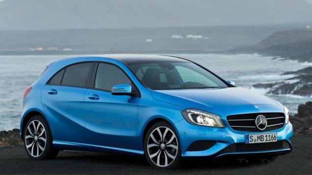 A intenção da marca é clara: o Classe A vai rivalizar com Audi A3 e BMW Série 1 | <a href="https://gutenberg.quatrorodas.abril.com.br/saloes/genebra/2012/mercedes-benz-classe-678631.shtml" rel="migration">Leia mais</a> A intenção da marca é clara: o Classe A vai rivalizar com Audi A3 e BMW Série 1 | <a href="https://gutenberg.quatrorodas.abril.com.br/saloes/genebra/2012/mercedes-benz-classe-678631.shtml" rel="migration">Leia mais</a>