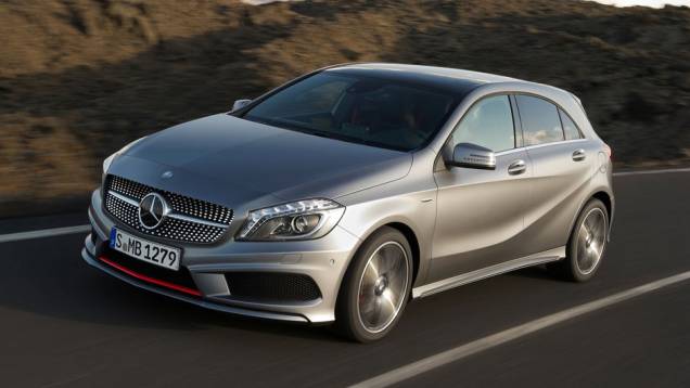 O visual foi inspirado no conceito Classe A Concept, exibido pela primeira vez no Salão de Xangai | <a href="https://gutenberg.quatrorodas.abril.com.br/saloes/genebra/2012/mercedes-benz-classe-678631.shtml" rel="migration">Leia mais</a> O visual foi inspirado no conceito Classe A Concept, exibido pela primeira vez no Salão de Xangai | <a href="https://gutenberg.quatrorodas.abril.com.br/saloes/genebra/2012/mercedes-benz-classe-678631.shtml" rel="migration">Leia mais</a>