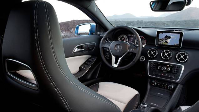 Interior também mudou completamente em relação à geração anterior | <a href="https://gutenberg.quatrorodas.abril.com.br/saloes/genebra/2012/mercedes-benz-classe-678631.shtml" rel="migration">Leia mais</a> Interior também mudou completamente em relação à geração anterior | <a href="https://gutenberg.quatrorodas.abril.com.br/saloes/genebra/2012/mercedes-benz-classe-678631.shtml" rel="migration">Leia mais</a>