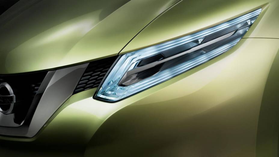 Farol é integrado com a grade | <a href="https://gutenberg.quatrorodas.abril.com.br/saloes/genebra/2012/nissan-hi-cross-678708.shtml" rel="migration">Leia mais</a>