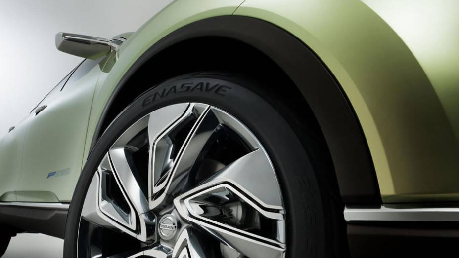 Conceito é equipado com motor elétrico e um a gasolina 2.0 | <a href="https://gutenberg.quatrorodas.abril.com.br/saloes/genebra/2012/nissan-hi-cross-678708.shtml" rel="migration">Leia mais</a>