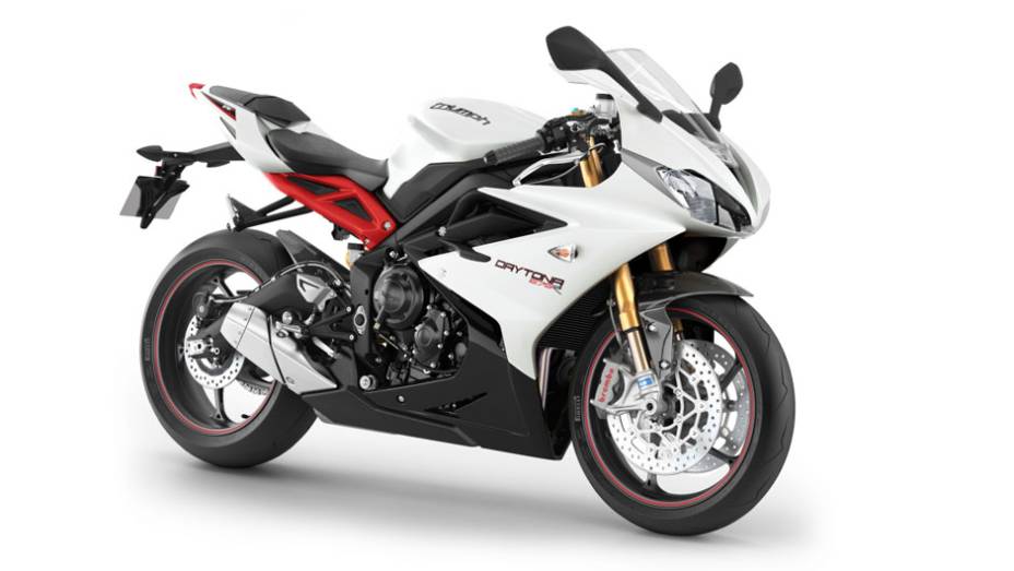 Triumph apresenta Daytona 675R no Brasil | <a href="https://gutenberg.quatrorodas.abril.com.br/moto/noticias/triumph-lanca-daytona-675r-street-triple-741449.shtml" rel="migration">Leia mais</a>