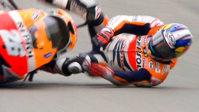 Queda de Dani Pedrosa | <a href="https://gutenberg.quatrorodas.abril.com.br/moto/noticias/motogp-crutchlow-conquista-pole-assen-745300.shtml" rel="migration">Leia mais</a> Queda de Dani Pedrosa | <a href="https://gutenberg.quatrorodas.abril.com.br/moto/noticias/motogp-crutchlow-conquista-pole-assen-745300.shtml" rel="migration">Leia mais</a>