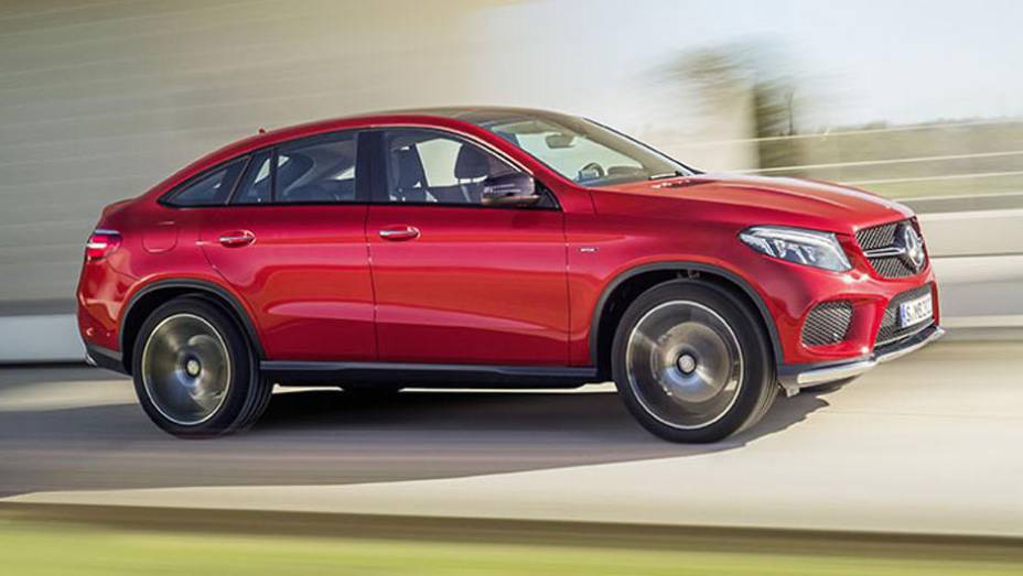 Modelo será lançado no Salão de Detroit, nos Estados Unidos, em janeiro de 2015 | <a href="https://gutenberg.quatrorodas.abril.com.br/noticias/fabricantes/mercedes-divulga-oficialmente-nova-gle-820013.shtml" rel="migration">Leia mais</a>