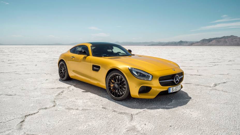 Seguindo os passos de diversos modelos de nova geração, o AMG GT tem boa parte da estrutura em alumínio | <a href="https://gutenberg.quatrorodas.abril.com.br/noticias/saloes/paris-2014/mercedes-benz-revela-amg-gt-799359.shtml" rel="migration">Leia mais</a>