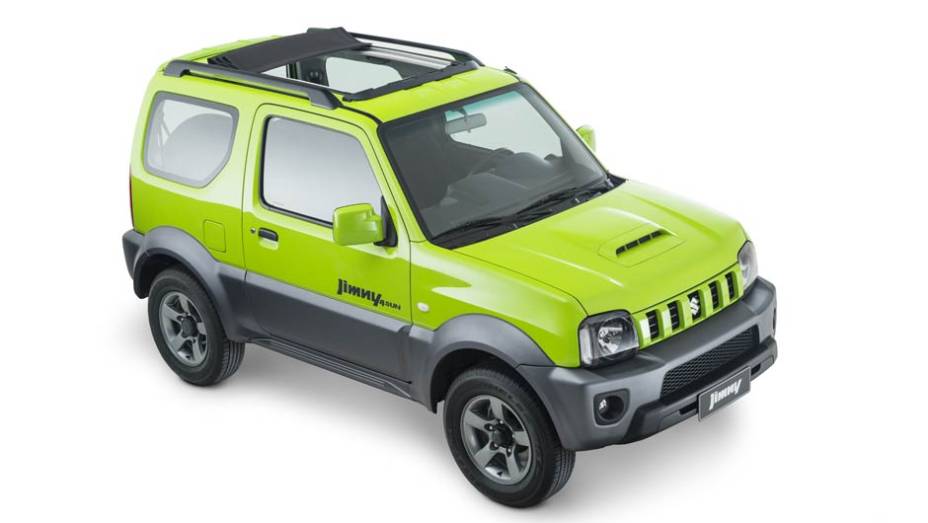 Serão vendidas quatro versões no Brasil, incluindo a 4SUN, equipada com teto solar | <a href="%20https://gutenberg.quatrorodas.abril.com.br/carros/lancamentos/suzuki-jimny-734410.shtml" rel="migration">Leia mais</a>