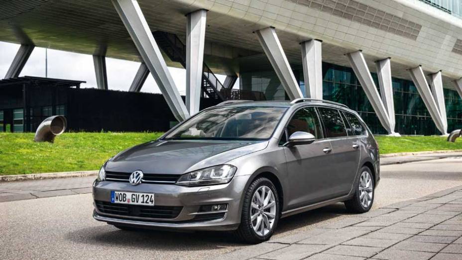 Oferecida em duas versões, a Golf Variant sai por R$ 87.490 na opção COmfortline e R$ 94.990 na Highline | <a href="https://gutenberg.quatrorodas.abril.com.br/noticias/fabricantes/vw-lanca-golf-variant-868081.shtml" rel="migration">Leia mais</a>