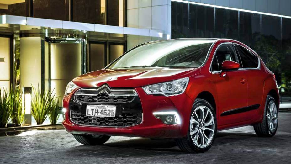 O terceiro membro da família DS chegou ao Brasil: conheça o DS4 | <a href="https://gutenberg.quatrorodas.abril.com.br/carros/lancamentos/citroen-ds4-734568.shtml" rel="migration">Leia mais</a>