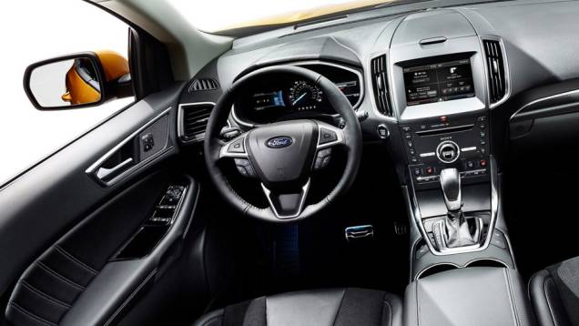 Por dentro as alterações foram mais discretas, com novas saídas de ar-condicionado e revestimentos | <a href="https://gutenberg.quatrorodas.abril.com.br/noticias/saloes/paris-2014/ford-apresenta-novo-edge-787116.shtml" rel="migration">Leia mais</a> Por dentro as alterações foram mais discretas, com novas saídas de ar-condicionado e revestimentos | <a href="https://gutenberg.quatrorodas.abril.com.br/noticias/saloes/paris-2014/ford-apresenta-novo-edge-787116.shtml" rel="migration">Leia mais</a>