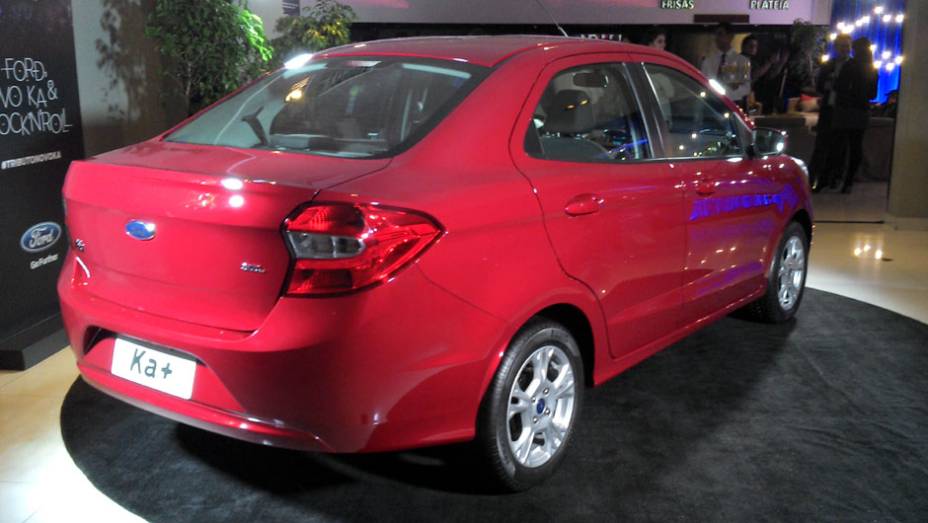 Conhecido como Ka+ (lê-se "Ka Mais"), ele preencherá a lacuna a ser deixada pelo veterano Fiesta Rocam Sedan | <a href="https://gutenberg.quatrorodas.abril.com.br/carros/lancamentos/novo-ford-ka-792257.shtml" rel="migration">Leia mais</a>