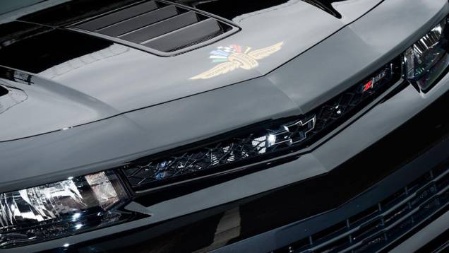 O Chevrolet Camaro é tradicionalmente o carro usado como Pace Car | <a href="https://gutenberg.quatrorodas.abril.com.br/noticias/fabricantes/f-indy-apresenta-seu-novo-pace-car-chevrolet-camaro-z-28-777840.shtml" rel="migration">Leia mais</a> O Chevrolet Camaro é tradicionalmente o carro usado como Pace Car | <a href="https://gutenberg.quatrorodas.abril.com.br/noticias/fabricantes/f-indy-apresenta-seu-novo-pace-car-chevrolet-camaro-z-28-777840.shtml" rel="migration">Leia mais</a>