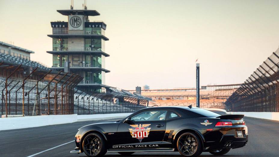 Está será a 98ª edição da lendária corrida | <a href="https://gutenberg.quatrorodas.abril.com.br/noticias/fabricantes/f-indy-apresenta-seu-novo-pace-car-chevrolet-camaro-z-28-777840.shtml" rel="migration">Leia mais</a>