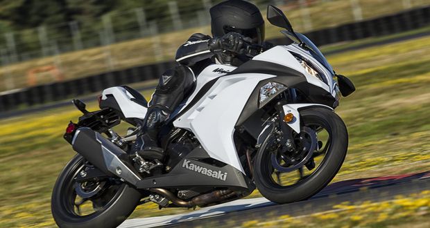 Ninja 300 chega em dezembro Ninja 300 chega em dezembro