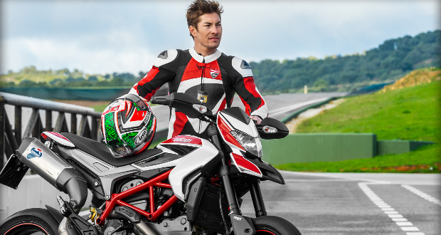 Nicky Hayden acelera nova Ducati Hypermotard Nicky Hayden acelera nova Ducati Hypermotard