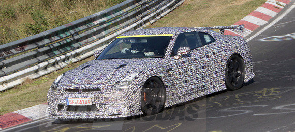 Nissan lança teaser do GT-R Nismo 2015