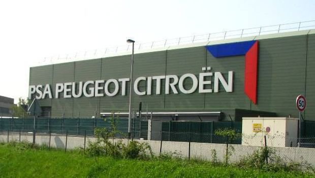 PSA Peugeot-Citroën tem lucro no primeiro semestre