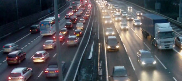 fabricantes EUA podem tornar obrigatória a comunicação entre automóveis