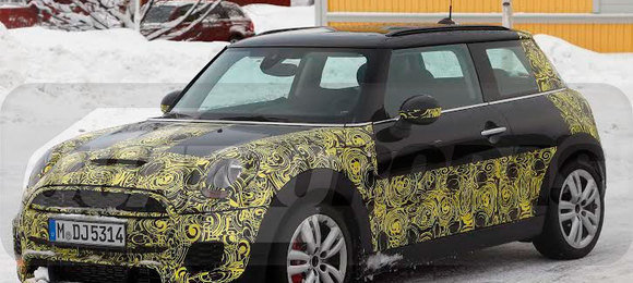 MINI John Cooper Works é flagrado em testes