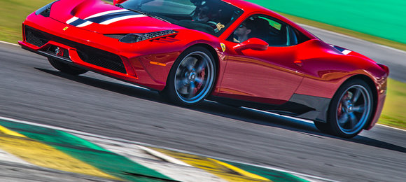 Ferrari traz 458 Speciale para o Brasil