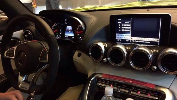 Surge nova imagem do interior do Mercedes-Benz AMG GT