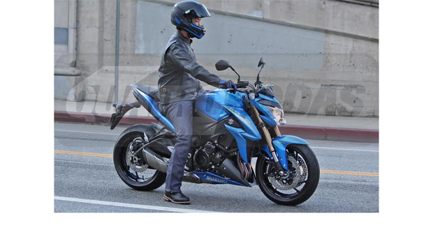 Suzuki GSX-S1000 é flagrada nos EUA Suzuki GSX-S1000 é flagrada nos EUA