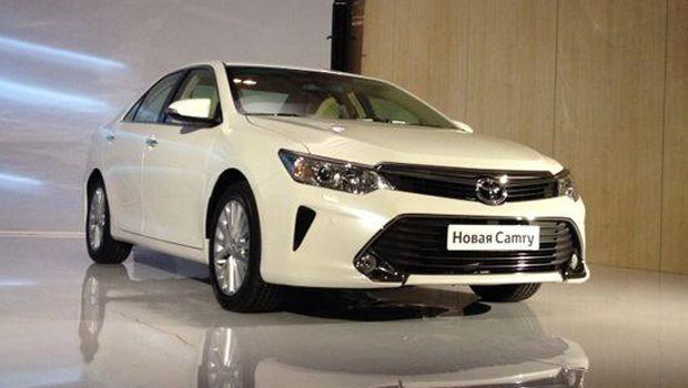 Toyota mostra Camry 2015 global em Moscou