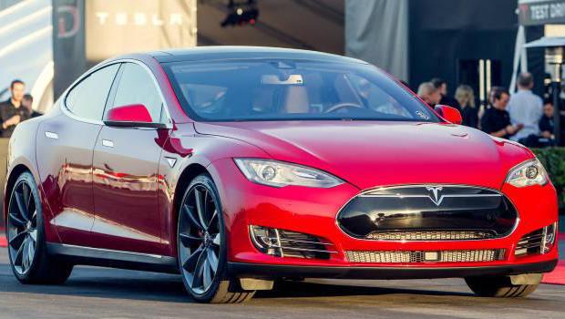 Site detona Tesla Model S: “inacessível”