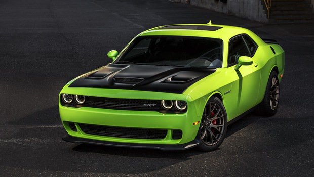 Dart e Challenger Hellcat elevam vendas da Dodge em outubro