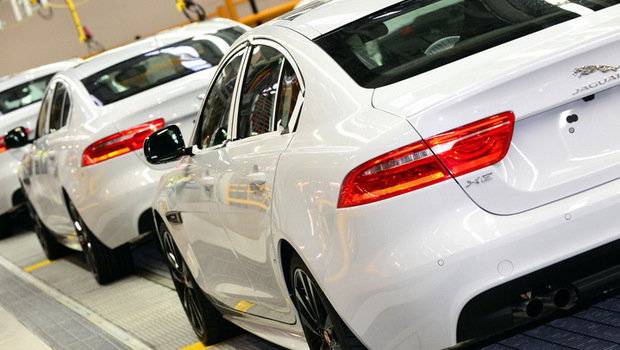 Jaguar inicia produção do XE
