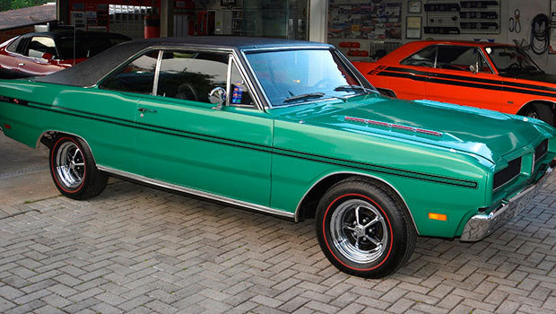 Evento em Curitiba reúne amantes de Dodge