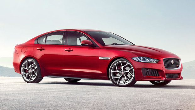 Jaguar XE desembarca no Brasil por R$ 169.900