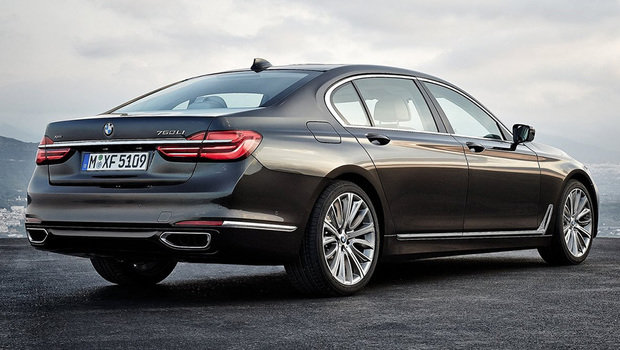 Frankfurt: BMW confirma novos X1 e Série 3 no Brasil; CEO desmaia