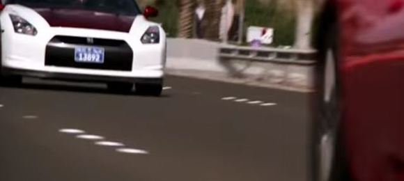 Vídeo da polícia de Abu Dhabi mostra Nissan GT-R caçando Ferrari 458 Italia
