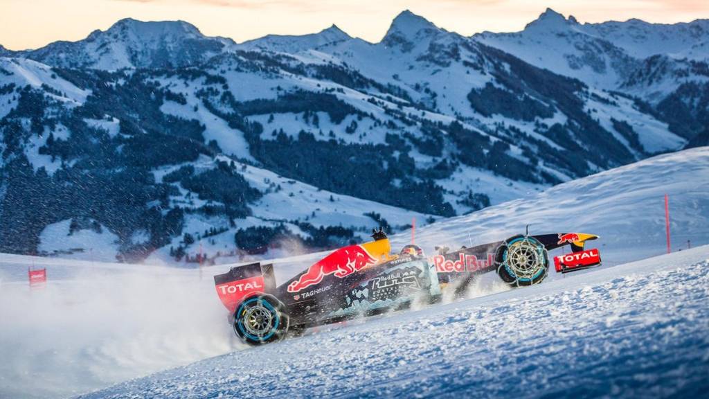 Vídeo: Max Verstappen acelera um Fórmula 1 na neve!