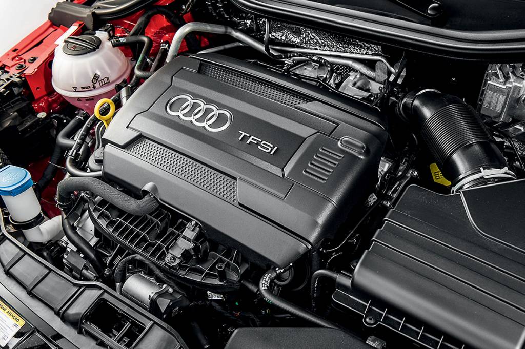 Motor 1.8 turbinado: 192 cv e alta performance