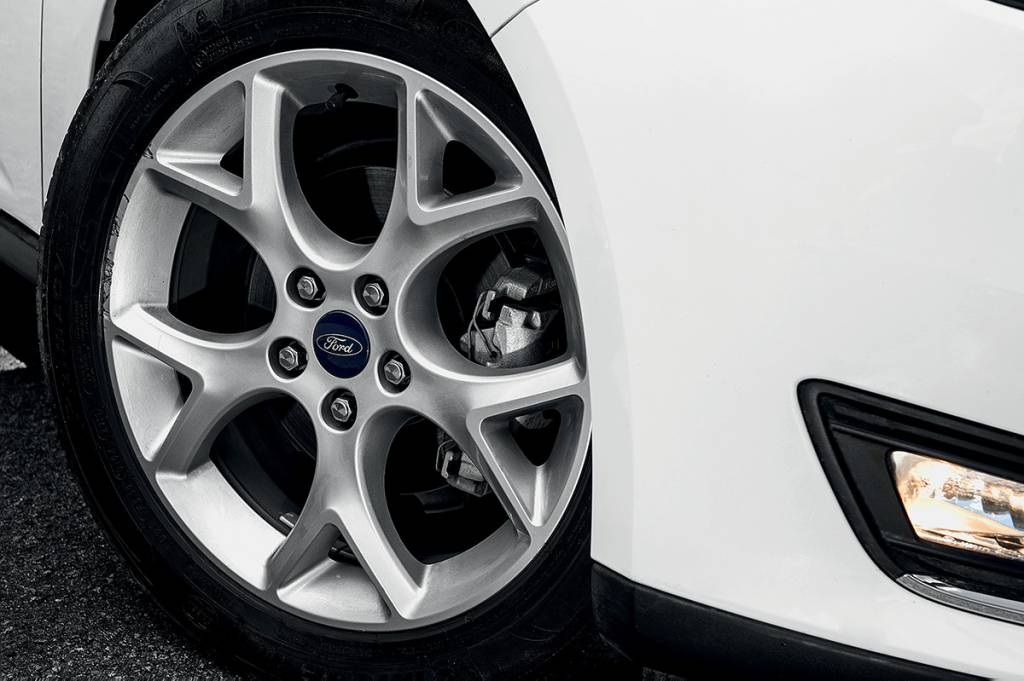 Golf 1.6 x Focus 1.6 Golf 1.6 x Focus 1.6